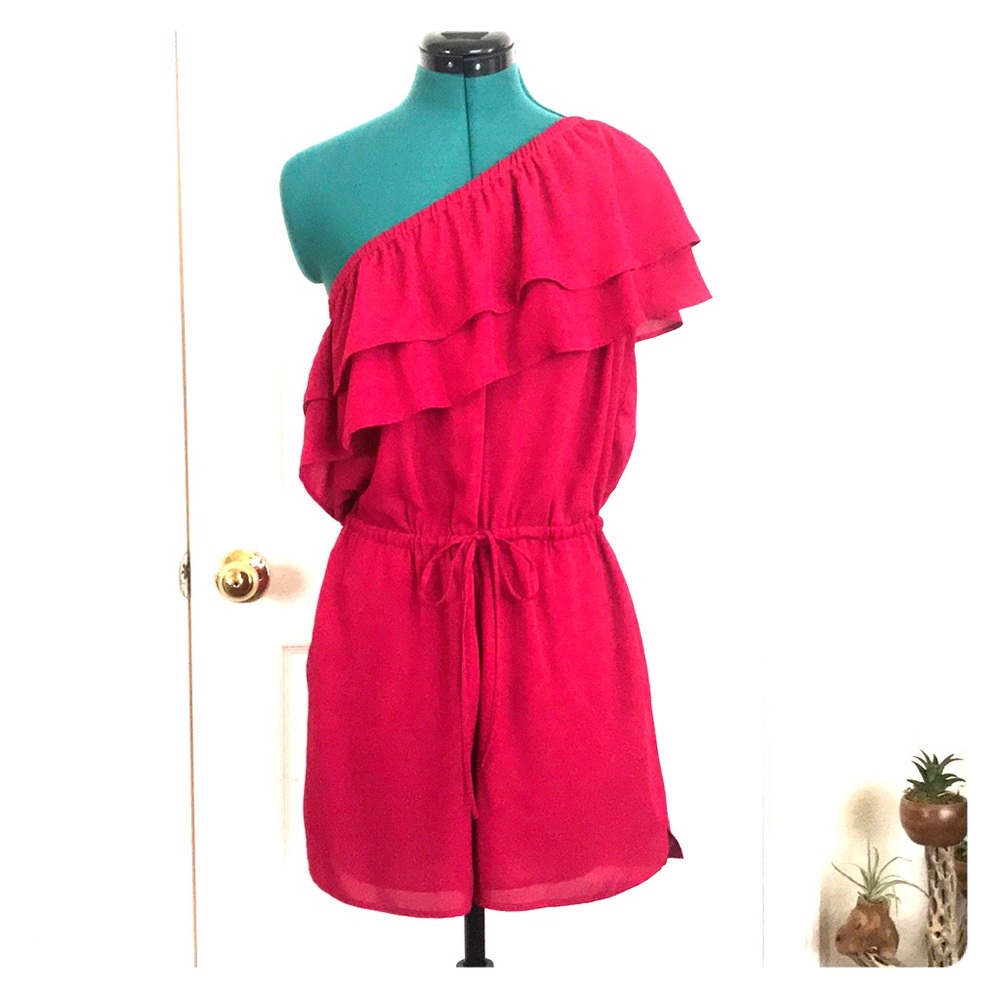 Adorable one shoulder romper.